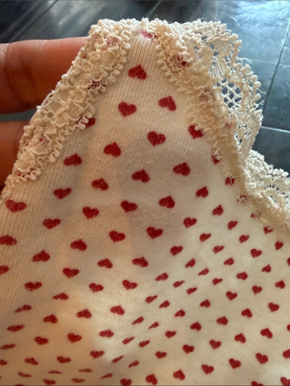 Brandy Melville White Cami with Red Polka Hearts - Picture 5 of 6